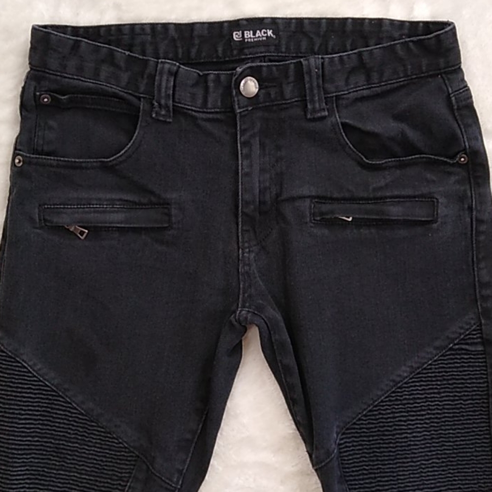 CJ Black Premium Jeans size 32 Skinny Flex